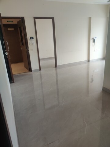 Furnished Amenities in 2.5 BHK Apartment at Satra One, Goregaon West – for Rent