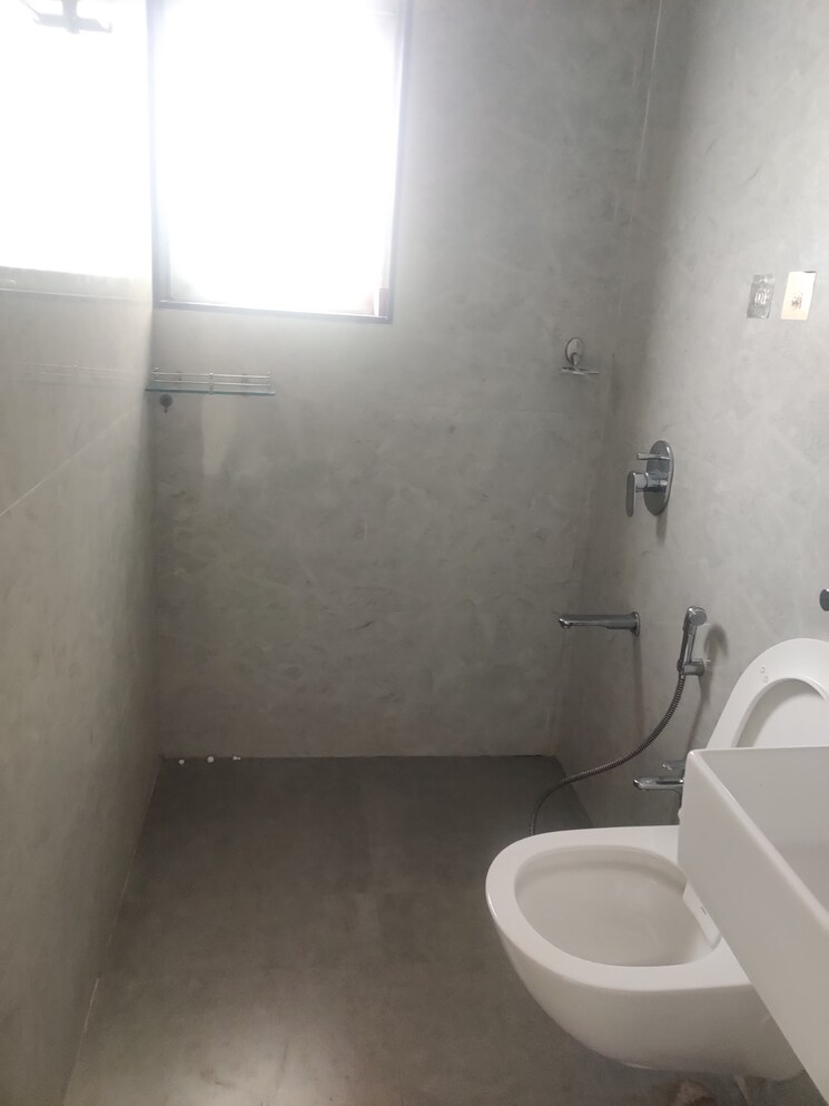 Bathroom, satra-one 2.5 Bedroom 850 Sq.Ft. Apartment In Goregaon West Mumbai 9076235