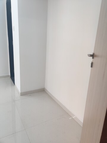 Furnished Amenities in 1 BHK Apartment at Oxford Navrang Crystal, Goregaon West – for Rent