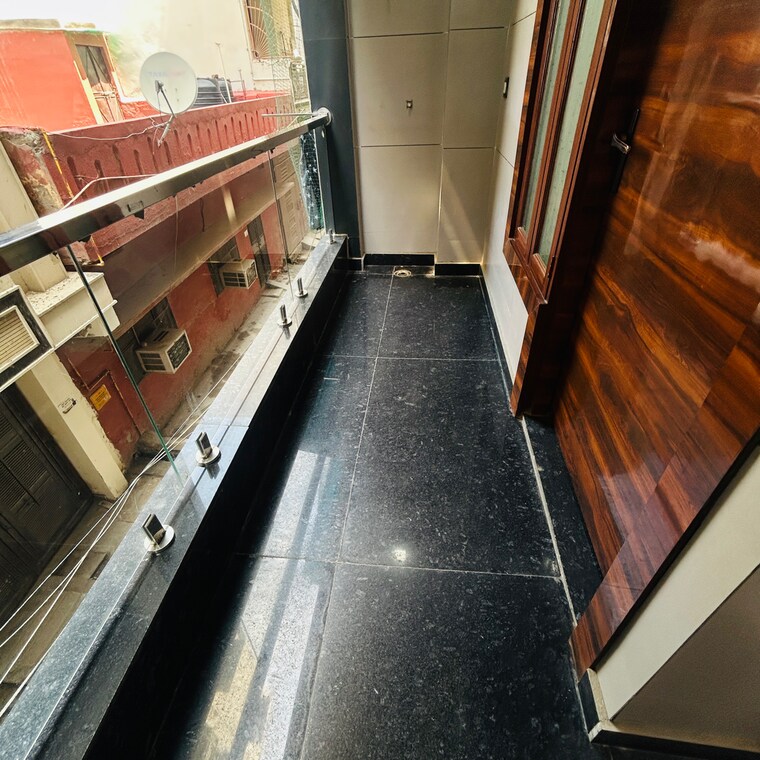 undefined, uttam nagar 3 Bedroom 100 Sq.Yd. Builder Floor In Uttam Nagar Delhi 9076261