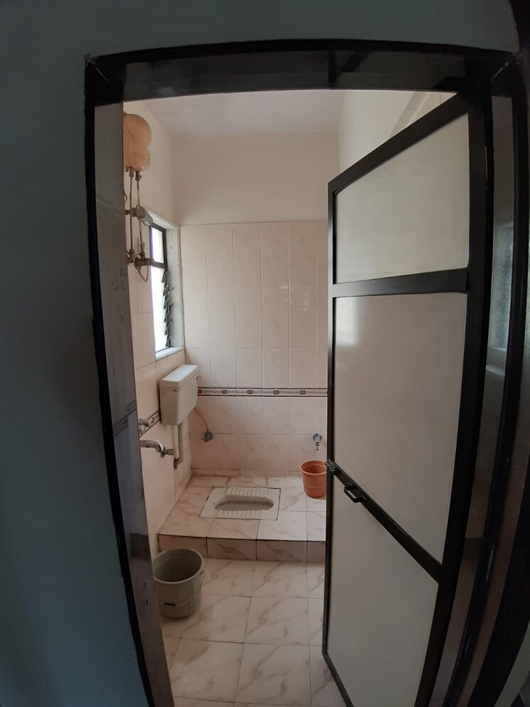 Bathroom, dheeraj-darshan 1 Bedroom 500 Sq.Ft. Apartment In Jogeshwari East Mumbai 9076260