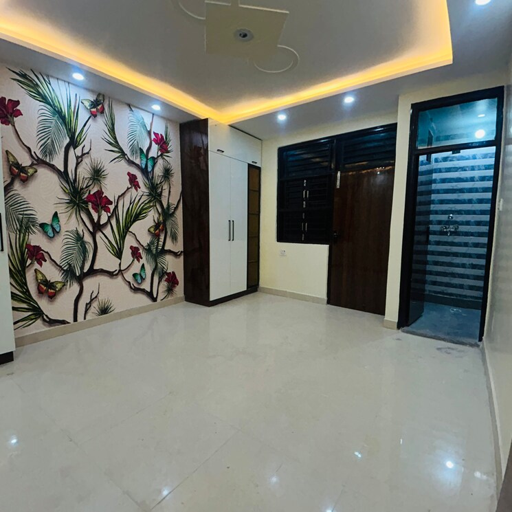 Room, uttam nagar 3 Bedroom 100 Sq.Yd. Builder Floor In Uttam Nagar Delhi 9076273