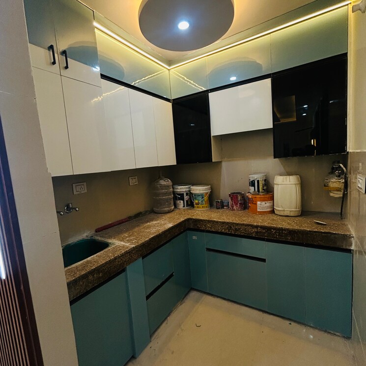 Kitchen, uttam nagar 3 Bedroom 100 Sq.Yd. Builder Floor In Uttam Nagar Delhi 9076273