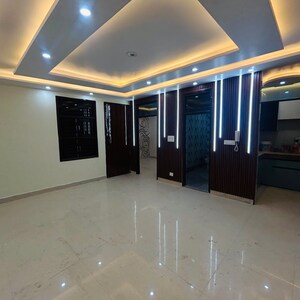 Room in 3 BHK Builder Floor at Uttam Nagar – for Sale