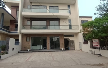 4 BHK Builder Floor For Sale in Sector 66 B