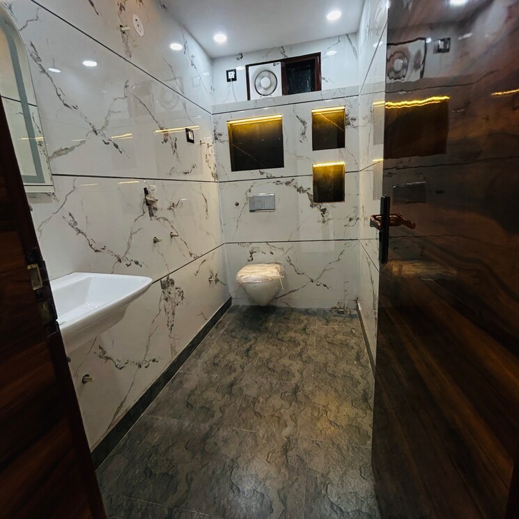 Kitchen, uttam nagar 4 Bedroom 150 Sq.Yd. Builder Floor In Uttam Nagar Delhi 9076293