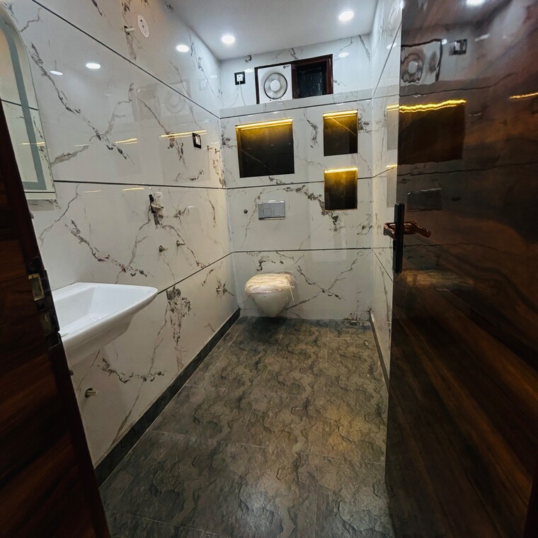 Kitchen, uttam nagar 4 Bedroom 150 Sq.Yd. Builder Floor In Uttam Nagar Delhi 9076293