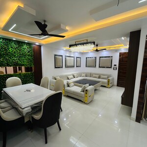 Team Area in 4 BHK Builder Floor at Uttam Nagar – for Sale