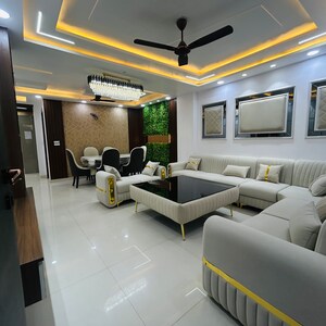 Team Area in 4 BHK Builder Floor at Uttam Nagar – for Sale