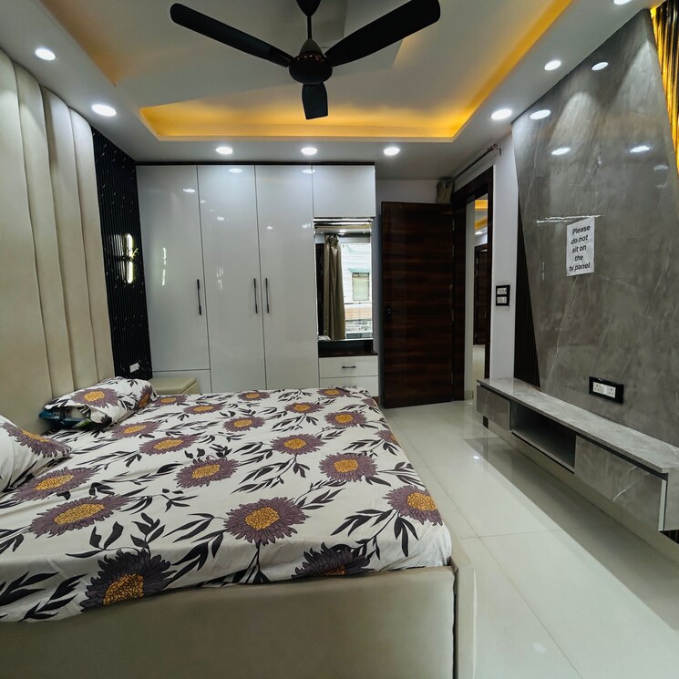 Bedroom, uttam nagar 4 Bedroom 150 Sq.Yd. Builder Floor In Uttam Nagar Delhi 9076293
