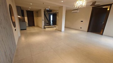 Room in 4 BHK Penthouse at Ireo Victory Valley, Sector 67 – for Rent