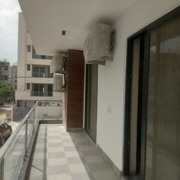 Building Lobby in 2 BHK Builder Floor at Sector 9 – for Rent