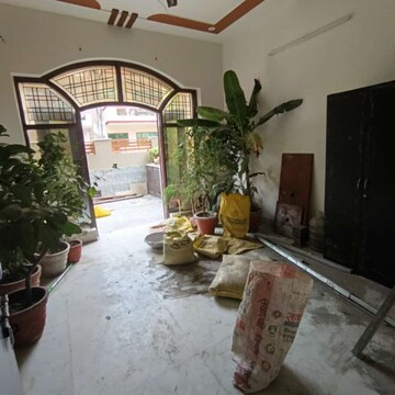 Parking in 2 BHK Builder Floor at Sector 9 – for Rent