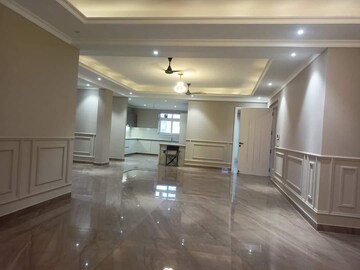 Living Room in 3 BHK Builder Floor at Green Fields Colony – for Rent