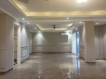 Building Lobby in 3 BHK Builder Floor at Green Fields Colony – for Rent