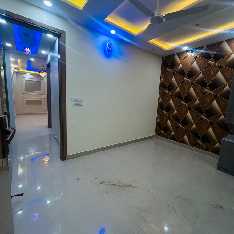  Parking, uttam nagar west 2 Bedroom 65 Sq.Yd. Builder Floor In Uttam Nagar West Delhi 9076313