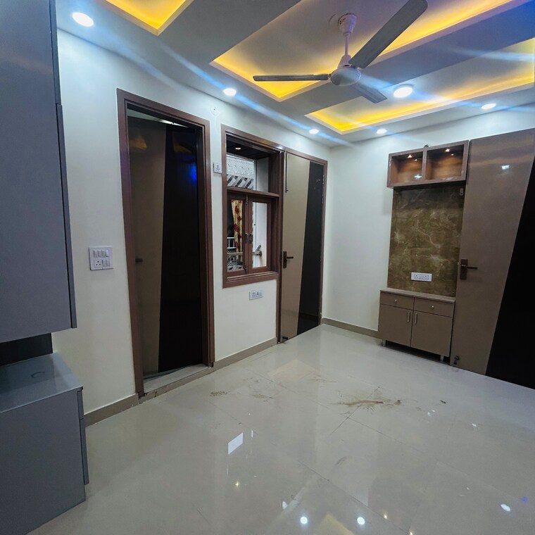 Room, uttam nagar west 2 Bedroom 65 Sq.Yd. Builder Floor In Uttam Nagar West Delhi 9076313