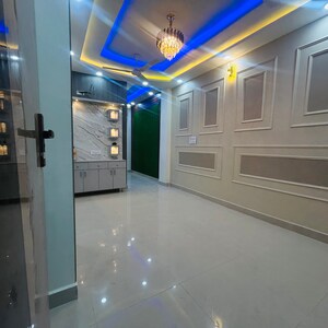 Parking in 2 BHK Builder Floor at Uttam Nagar West – for Sale