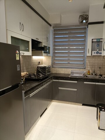 Kitchen in 3 BHK Builder Floor at BPTP Parkland Pride, Sector 77 – for Sale