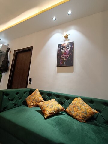 Living Room in 3 BHK Builder Floor at BPTP Parkland Pride, Sector 77 – for Sale