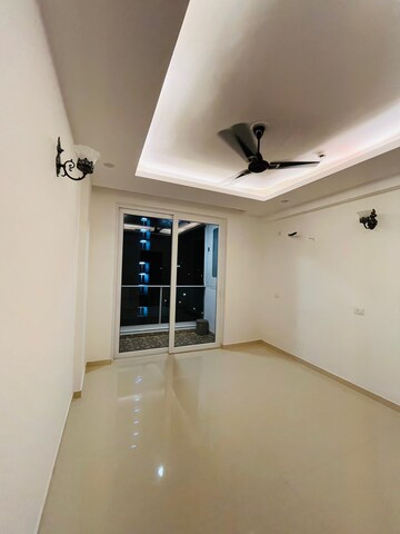Furnished Amenities in 2.5 BHK Apartment at Omaxe Lake, North Mullanpur – for Rent