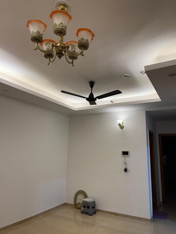 Furnished Amenities in 2.5 BHK Apartment at Omaxe Lake, North Mullanpur – for Rent
