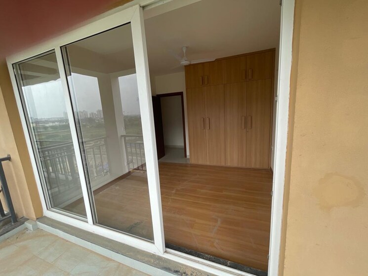 Room, shiv-sai-emerald-heights 3 Bedroom 2199 Sq.Ft. Apartment In Sector 88 Faridabad 9076348