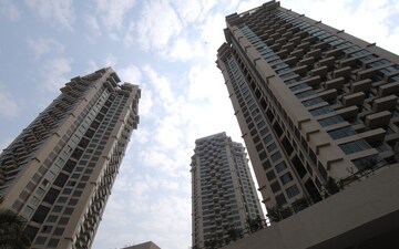 2 BHK Apartment For Sale in Oberoi Springs, Andheri West