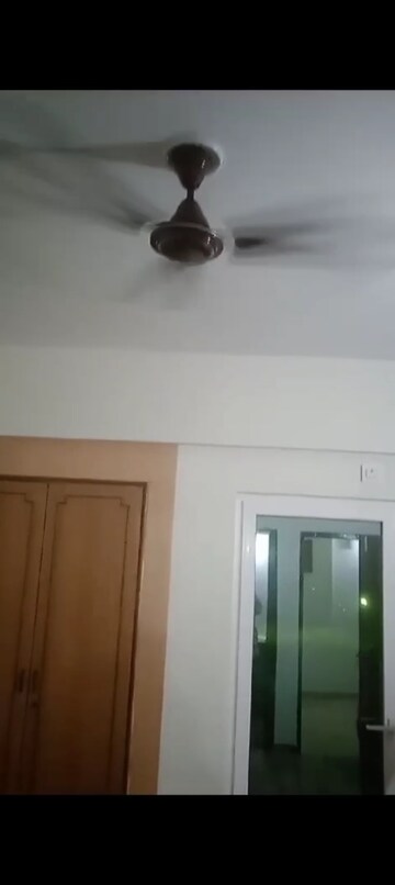 Room in 2 BHK Apartment at Migsun Roof, Raj Nagar Extension – for Sale