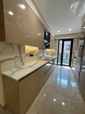 Kitchen in 4 BHK Builder Floor at Unitech Arcadia, South City 2 – for Rent