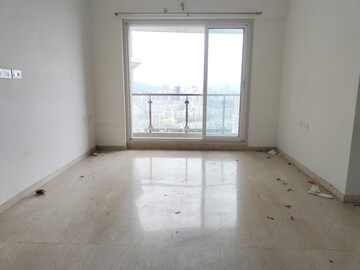 Room in 2 BHK Apartment at Rosa Manhattan, Ghodbunder Road – for Rent