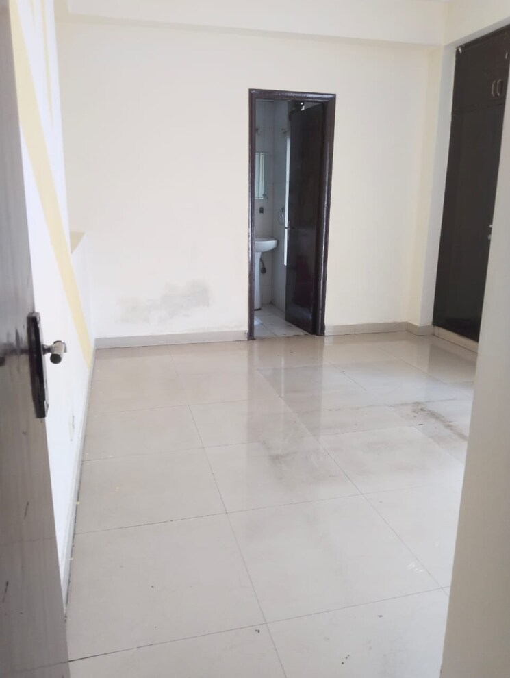 Room, supertech-livingston 2.5 Bedroom 1320 Sq.Ft. Apartment In Sain Vihar Ghaziabad 9076399