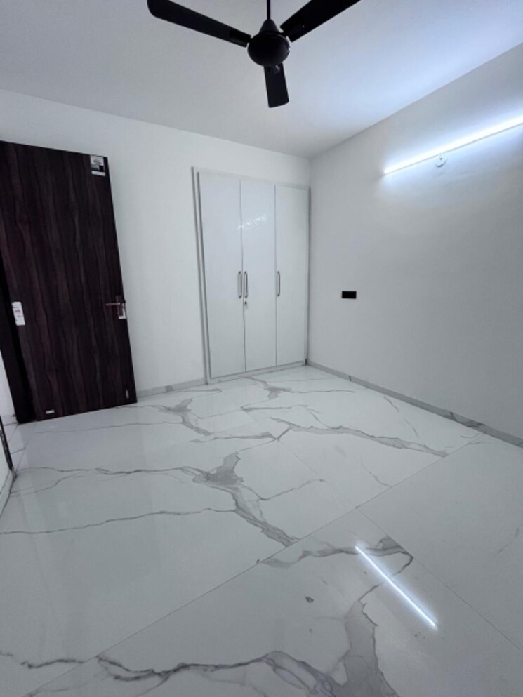 Room, shiv-sai-emerald-heights 4 Bedroom 2200 Sq.Ft. Apartment In Sector 88 Faridabad 9076465