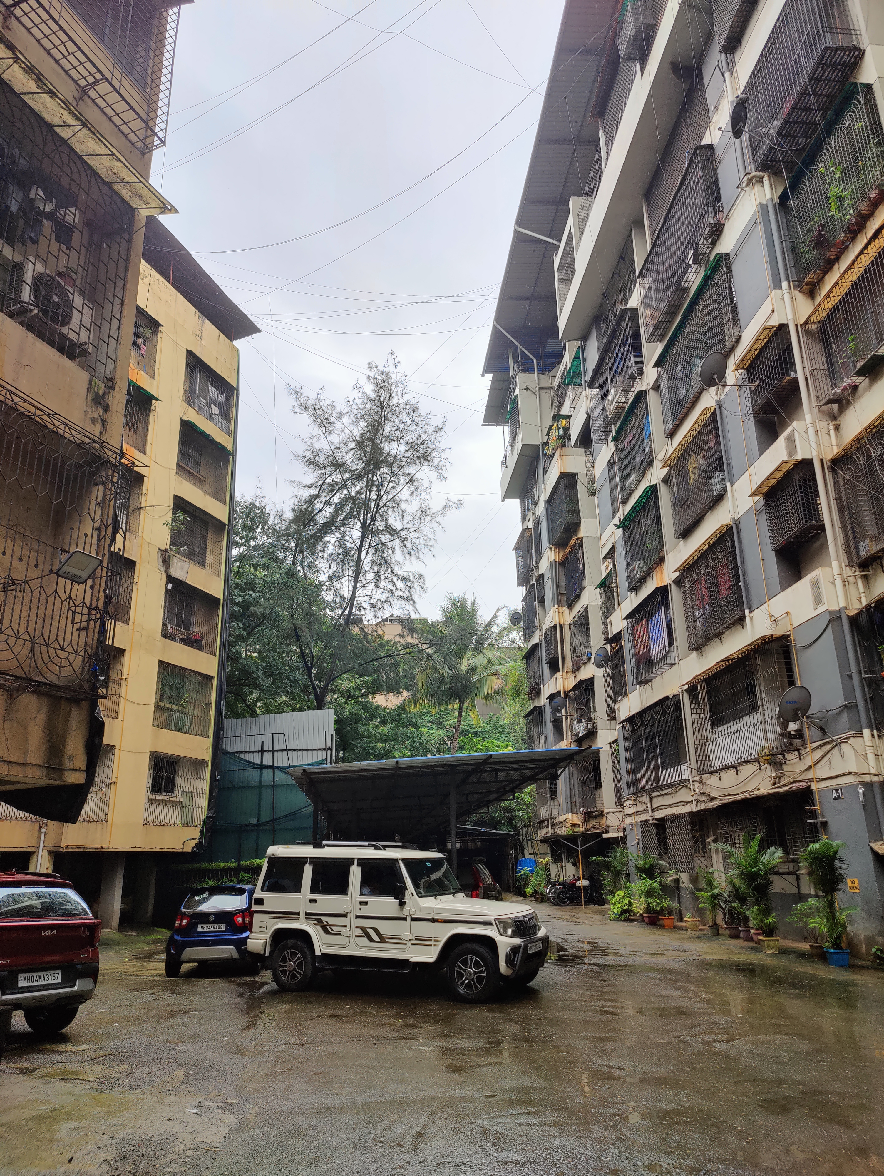 1 BHK 450 Sq.Ft. Apartment in Om Shiv Apartment