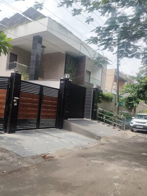  Plot For Sale in Sector 56