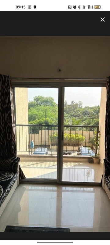 Room in 3 BHK Apartment at Kalyan Nagar – for Rent