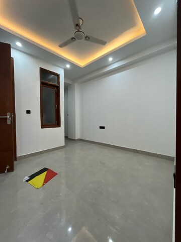 Room in 1 BHK Builder Floor at Saket – for Rent