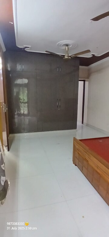 Room in 2 BHK Builder Floor at Sector 31 – for Rent