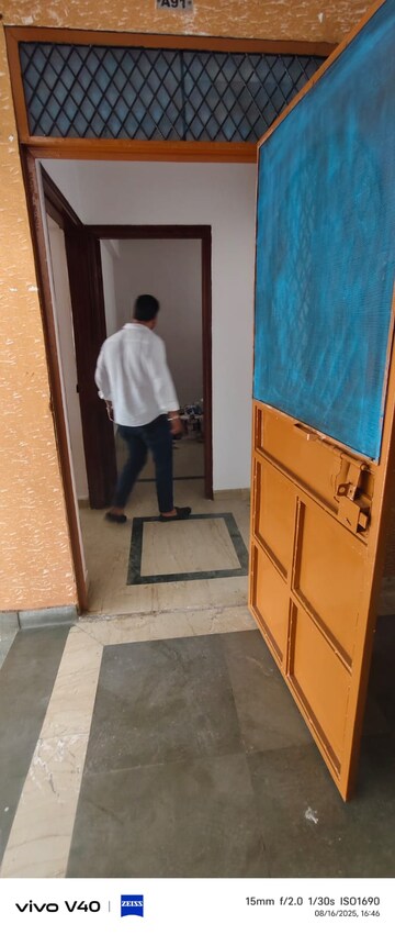 Living Room in 3 BHK Apartment at Sector 3 Dwarka – for Rent