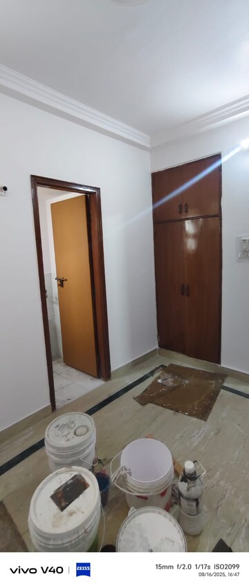 Room in 3 BHK Apartment at Sector 3 Dwarka – for Rent