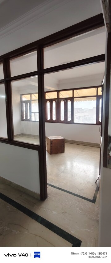 Room in 3 BHK Apartment at Sector 3 Dwarka – for Rent