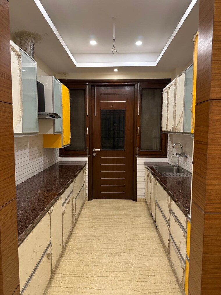 undefined, sector 56 6+ Bedroom 375 Sq.Mt. Independent House In Sector 56 Noida 9076542