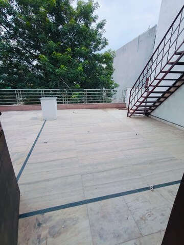 Balcony in 3 BHK Builder Floor at Sector 46 – for Rent