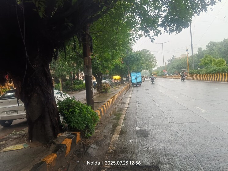 Balcony, sector 22 5 Bedroom 162 Sq.Ft. Independent House In Sector 22 Noida 9076546