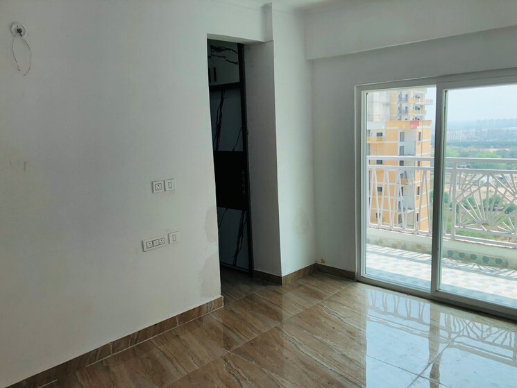 Room, migsun-vilaasa 4 Bedroom 1925 Sq.Ft. Apartment In Eta Ii Greater Noida Greater Noida 9076562