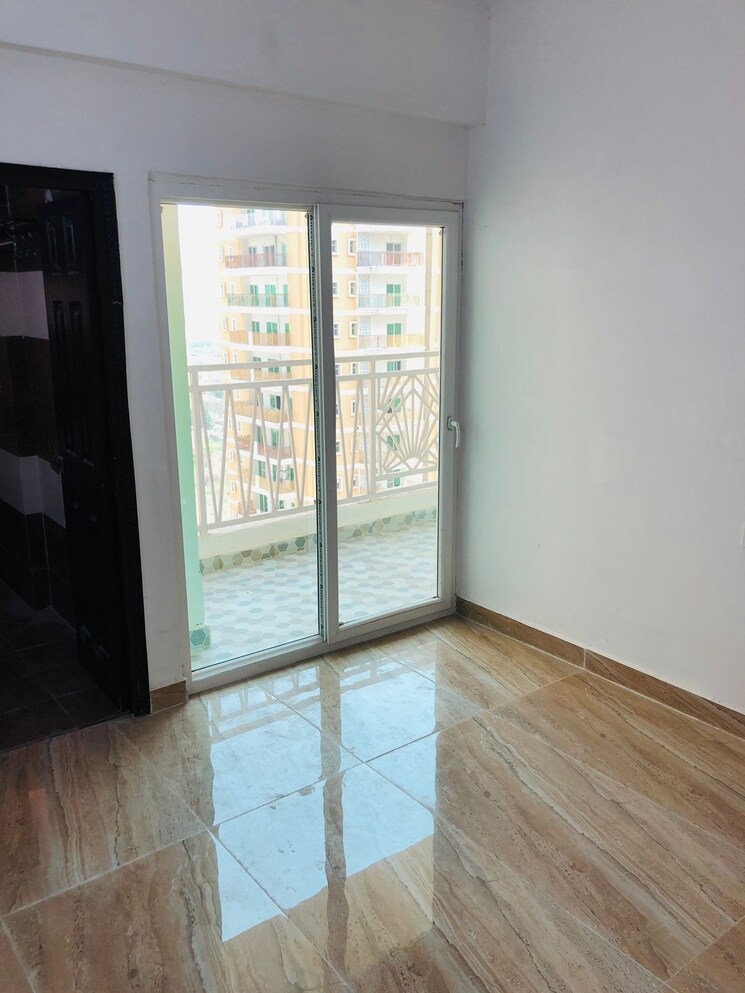 Room, migsun-vilaasa 4 Bedroom 1925 Sq.Ft. Apartment In Eta Ii Greater Noida Greater Noida 9076562