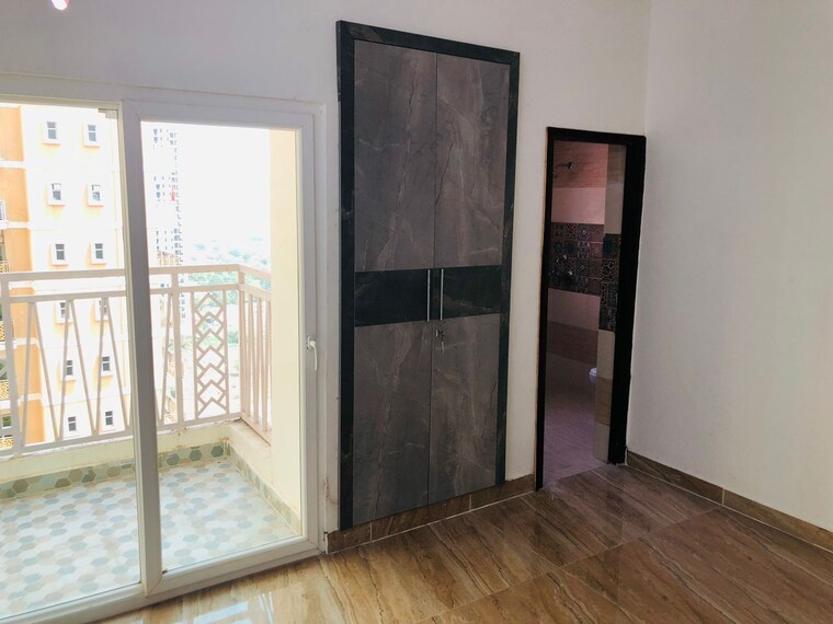 Room, migsun-vilaasa 4 Bedroom 1925 Sq.Ft. Apartment In Eta Ii Greater Noida Greater Noida 9076562