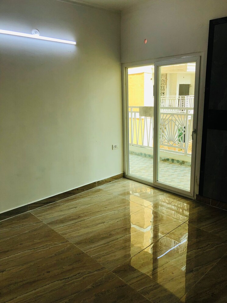 Room, migsun-vilaasa 4 Bedroom 1925 Sq.Ft. Apartment In Eta Ii Greater Noida Greater Noida 9076562