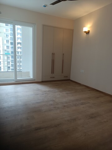 Room in 4 BHK Apartment at 3C Lotus Panache, Sector 110 – for Rent