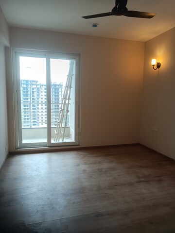 Room in 4 BHK Apartment at 3C Lotus Panache, Sector 110 – for Rent
